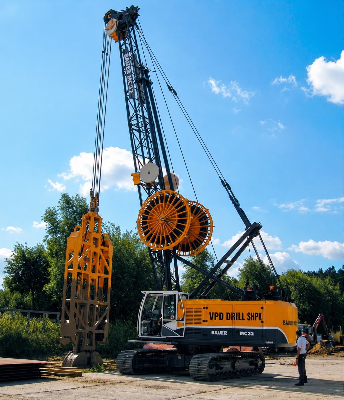 Bauer MC 32 — makineri gërmimi me diafragmë deri mbi 50m thellësi